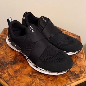 Women’s Tiem Slipstream Black Geometric Cycling Shoes, size 10